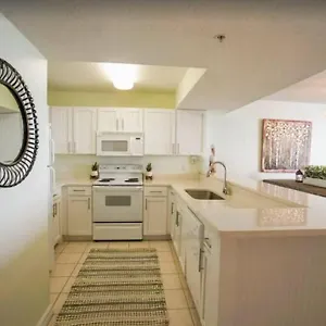 https://beachfront-oceanview-pelican-beach-resort-19th-floor.panamacity-beachhotels.com