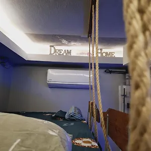 https://apt-nederlands-mini-studio.hotelschalkidiki.net