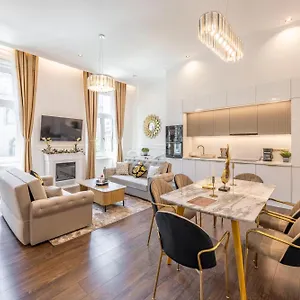 Apartment High-end Luxurious Quentin In The Heart Of, Budapest
