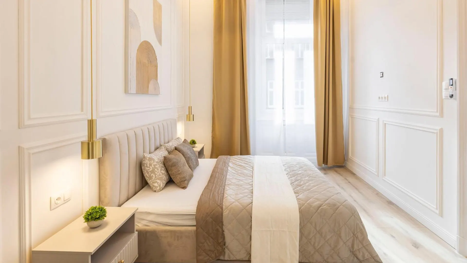 Apartment Exclusive & Prestigious Central Residence W/ Balcony Budapest