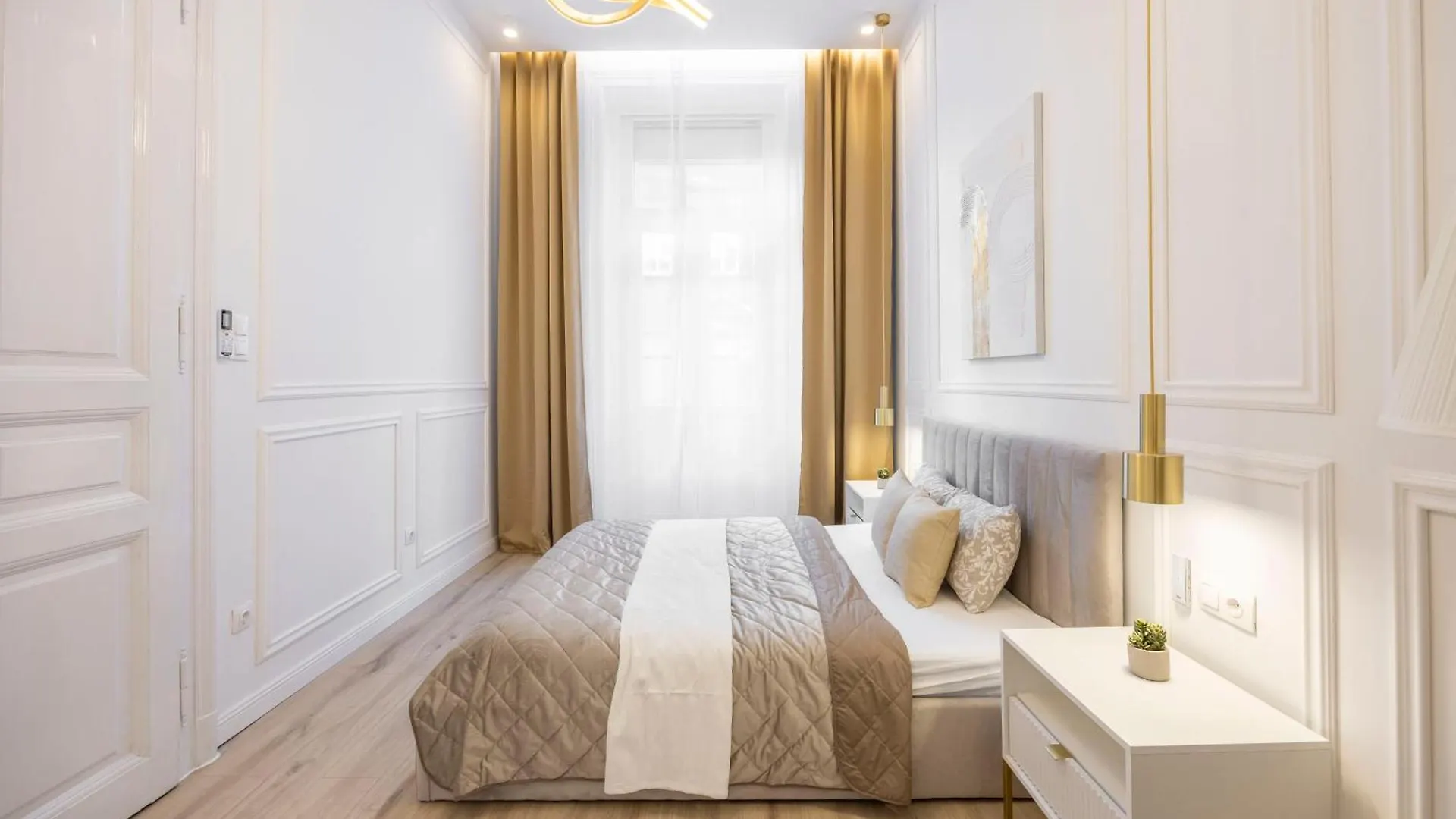Apartment Exclusive & Prestigious Central Residence W/ Balcony Budapest Hungary