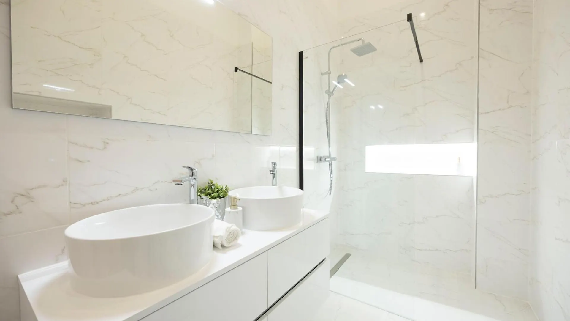 Apartment Exclusive & Prestigious Central Residence W/ Balcony Budapest