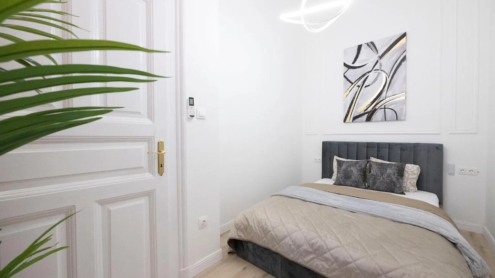 Apartament Exclusive & Prestigious Central Residence W/ Balcony Budapeszt